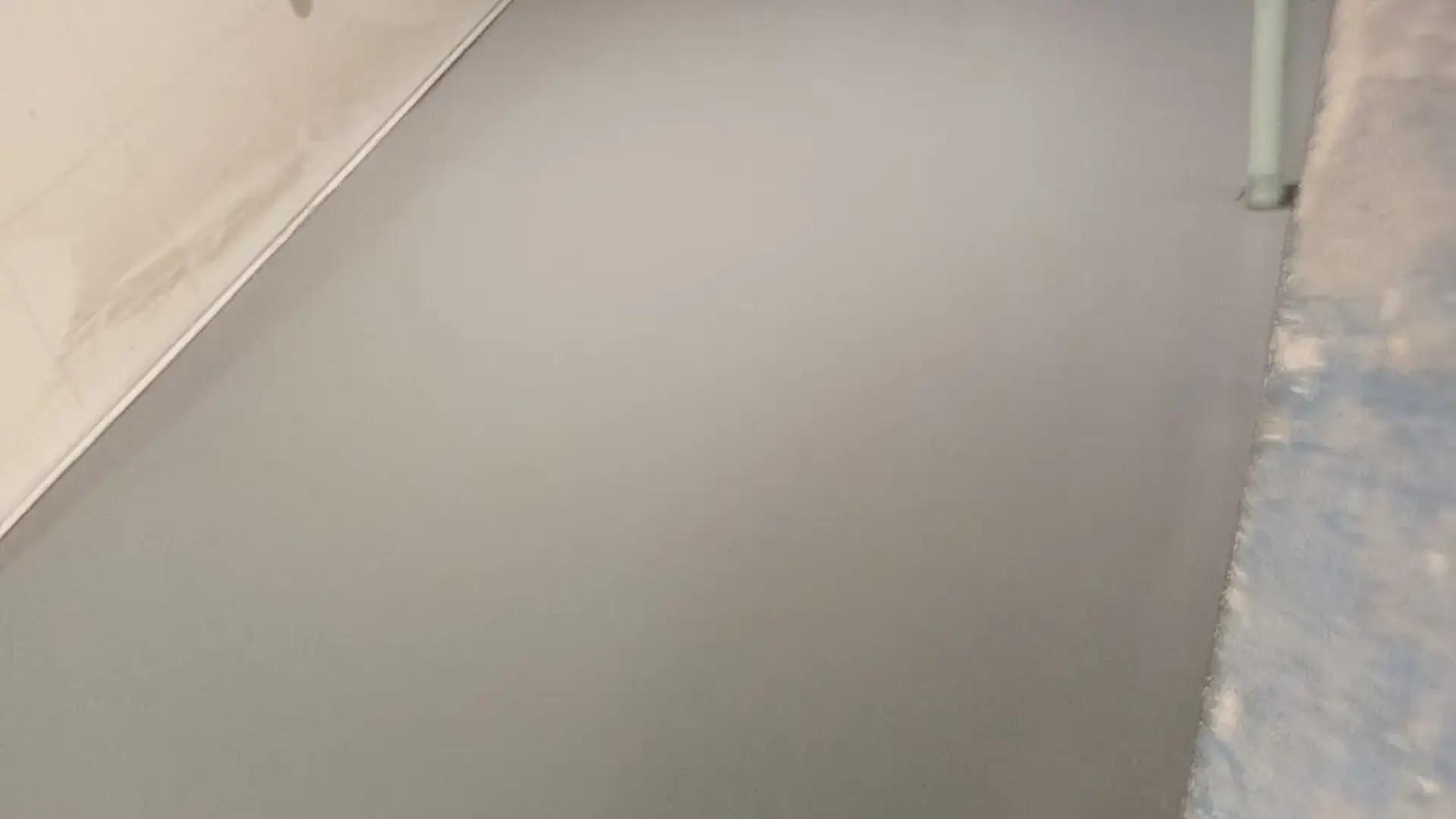 Piso epóxico terminado en casa de Las Condes