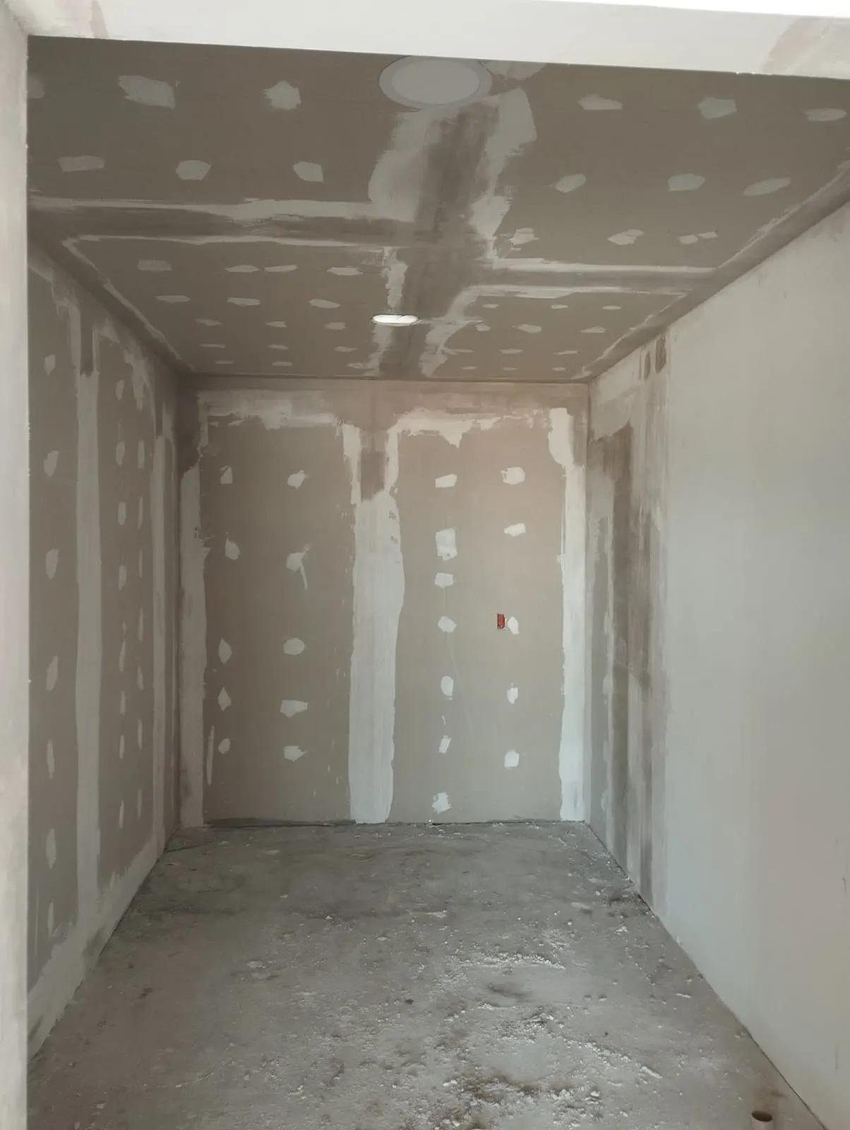 Oficinas pintadas en Quilicura